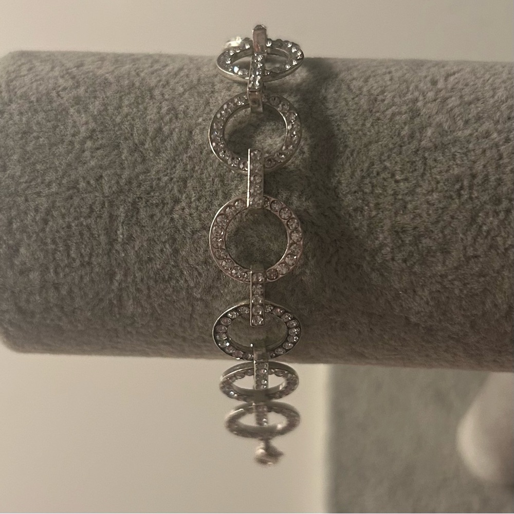 Snö Sparkling Ringlet Circle Bracelet 18cm